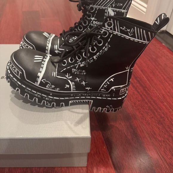 Balenciaga Strike Graffiti Sketch Boots - Picture 3 of 5